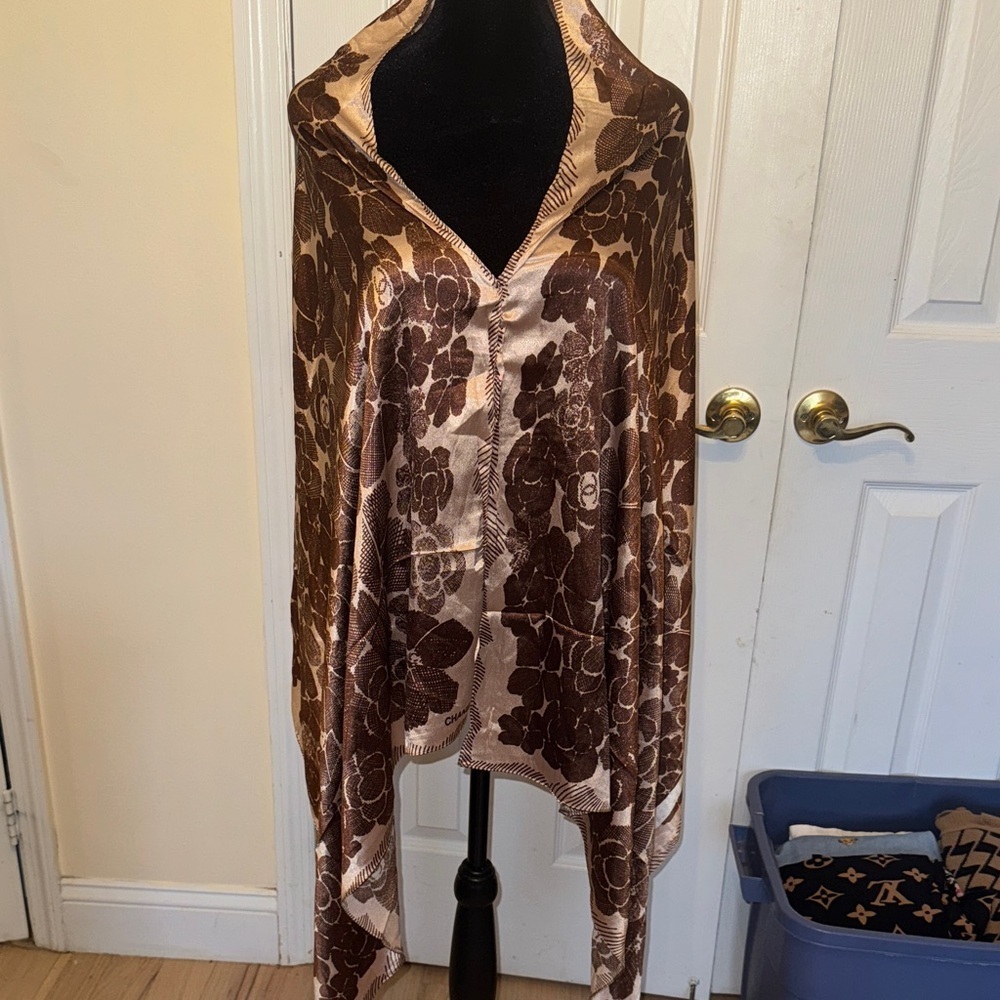 Elegant Floral Brown and Cream Scarf
